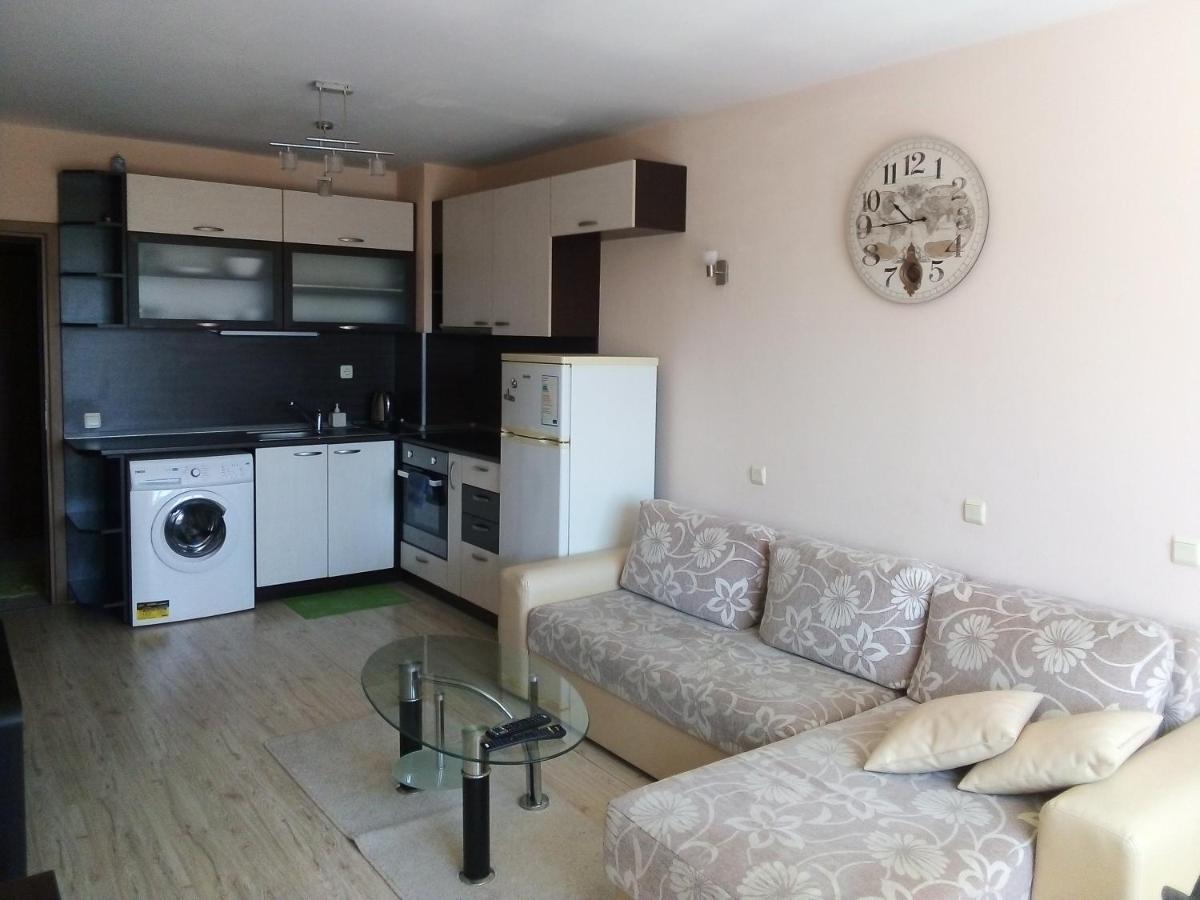 Ferienwohnung Апартамент Зорница Burgas City Exterior foto