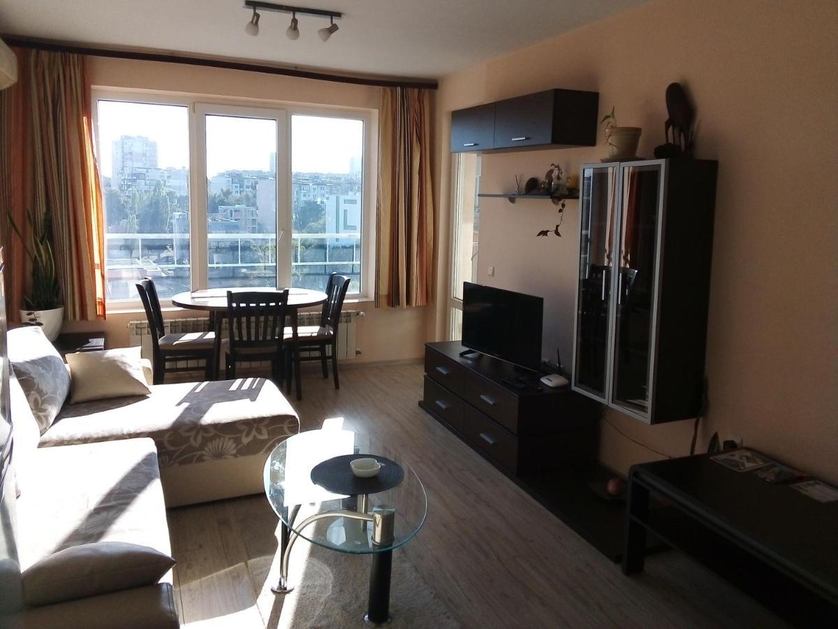 Ferienwohnung Апартамент Зорница Burgas City Exterior foto