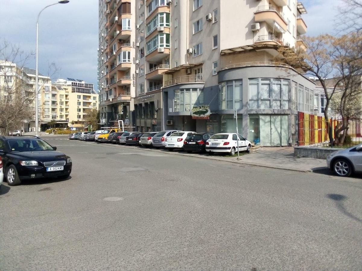 Ferienwohnung Апартамент Зорница Burgas City Exterior foto